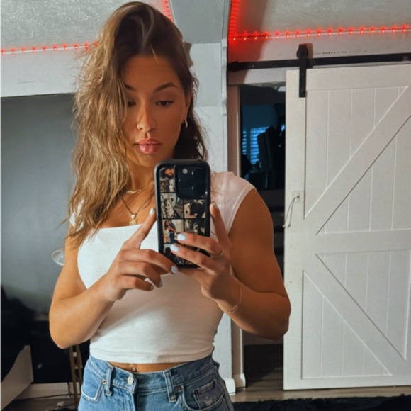 Meet your Posher, Paige - Picture 1 of 1